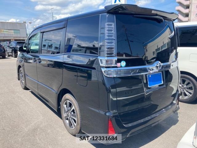 Toyota VOXY 2017-08 8317963-3
