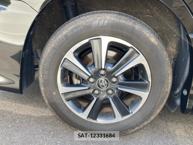 Toyota VOXY 2017-08 8317963-5