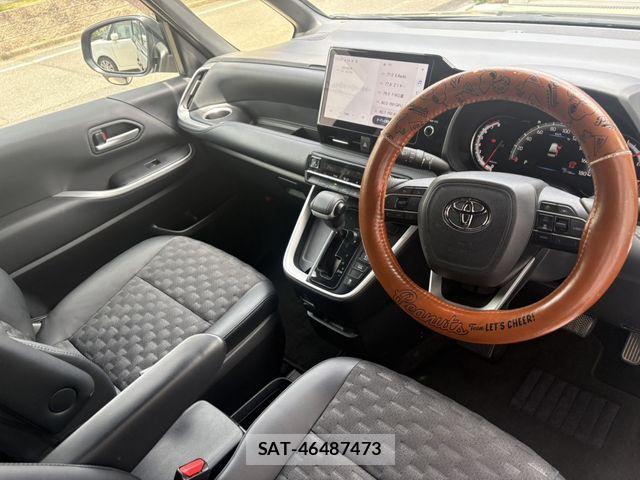 Toyota VOXY 2024-06 8317929-1