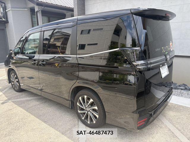 Toyota VOXY 2024-06 8317929-2