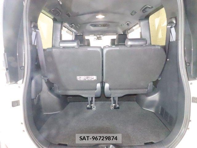 Toyota VOXY 2020-11 8317937-11