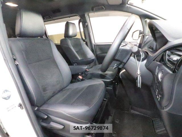 Toyota VOXY 2020-11 8317937-3