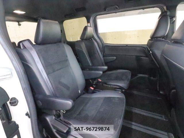 Toyota VOXY 2020-11 8317937-4