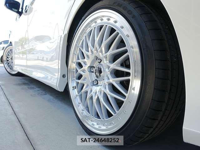 Toyota VOXY 2018-12 8317941-18