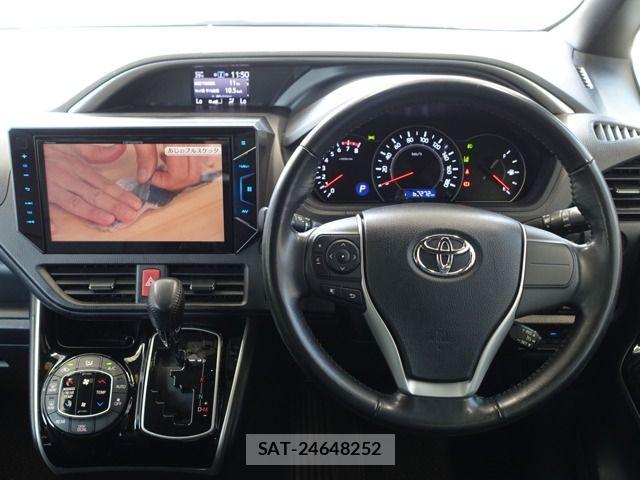 Toyota VOXY 2018-12 8317941-19