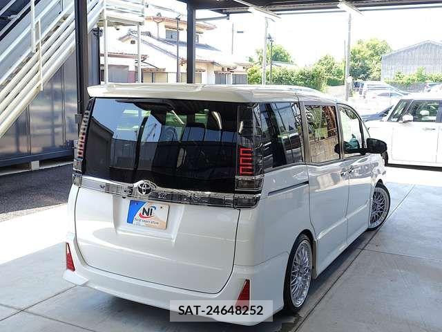 Toyota VOXY 2018-12 8317941-7