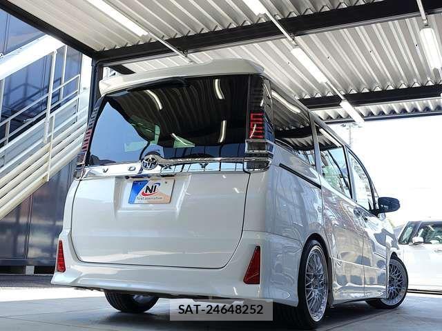 Toyota VOXY 2018-12 8317941-8