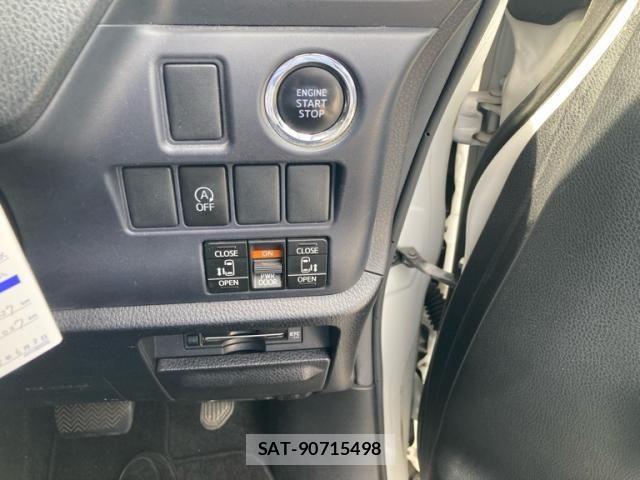 Toyota VOXY 2015-09 8317970-9
