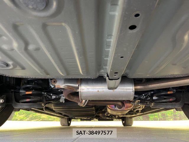 Toyota VOXY 2021-09 8317935-19