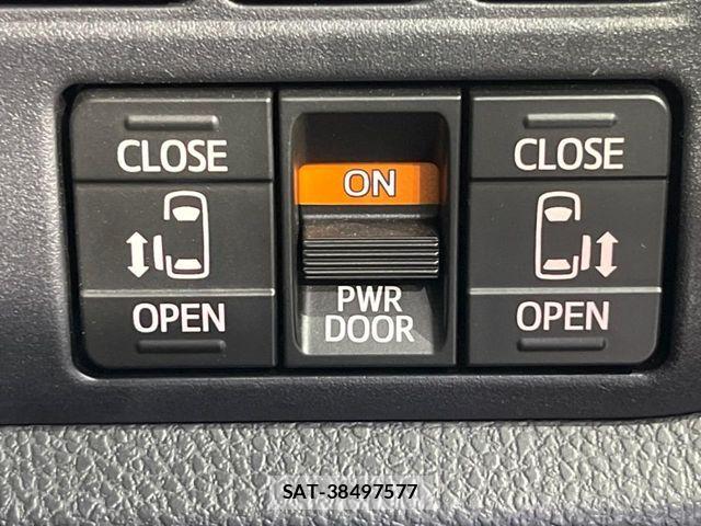 Toyota VOXY 2021-09 8317935-2