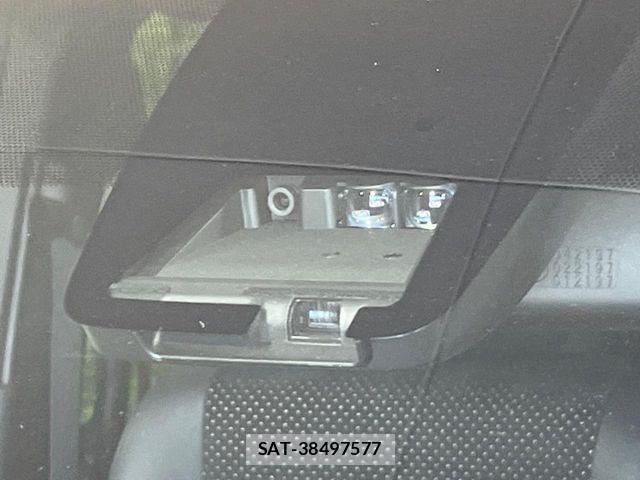 Toyota VOXY 2021-09 8317935-6