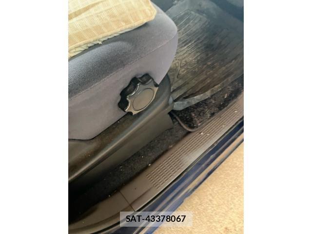 Toyota VOXY 2003-08 8317982-12