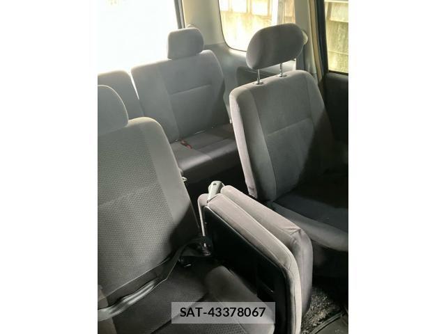 Toyota VOXY 2003-08 8317982-14