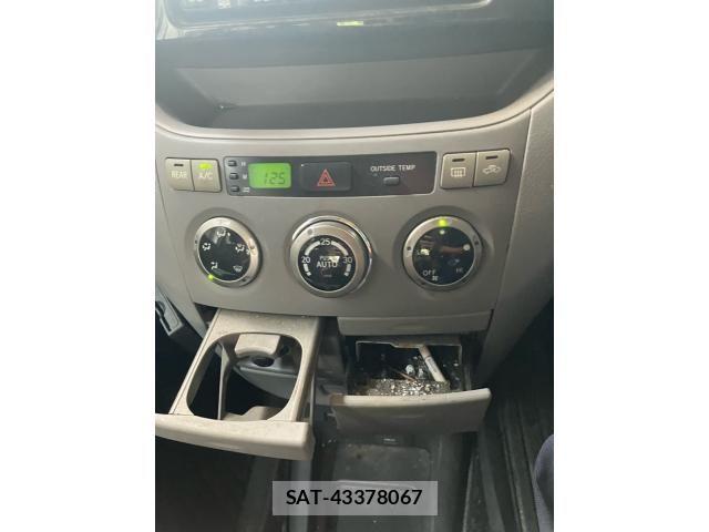 Toyota VOXY 2003-08 8317982-19