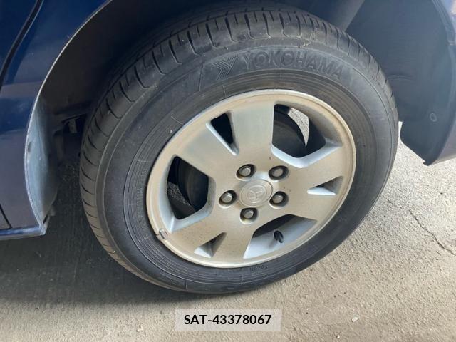 Toyota VOXY 2003-08 8317982-7