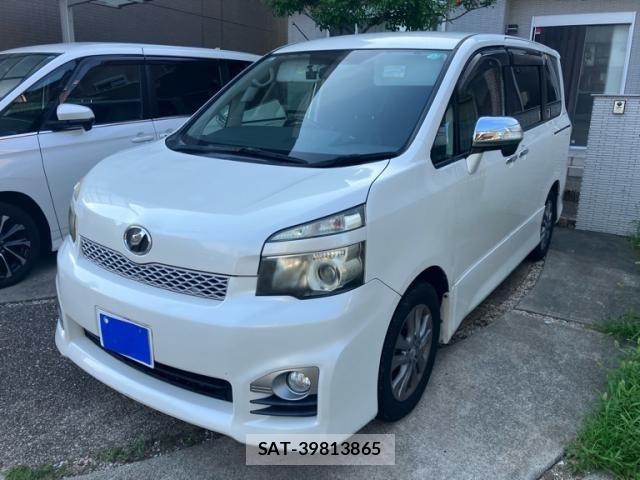 Toyota VOXY 2011-06 8317981-0