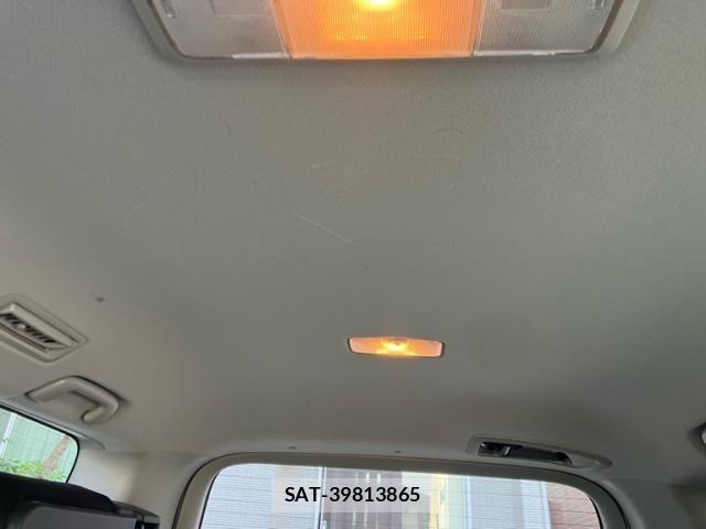 Toyota VOXY 2011-06 8317981-11