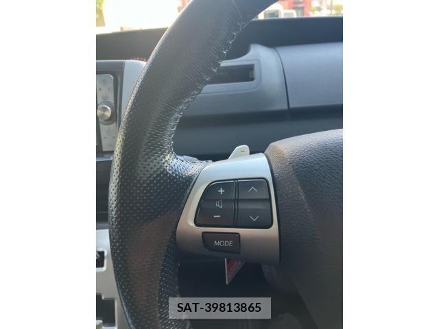 Toyota VOXY 2011-06 8317981-16