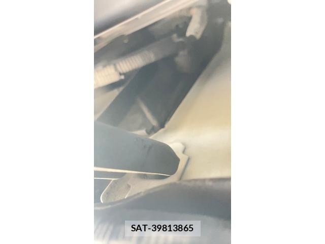 Toyota VOXY 2011-06 8317981-27