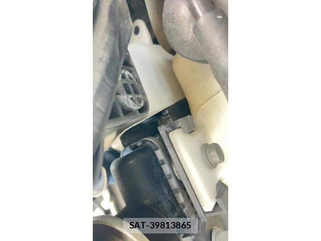 Toyota VOXY 2011-06 8317981-28