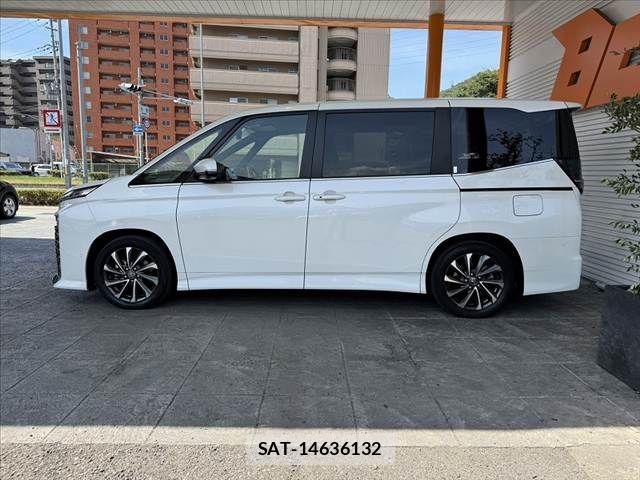 Toyota VOXY 2023-06 8317934-11