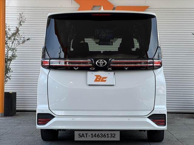 Toyota VOXY 2023-06 8317934-13