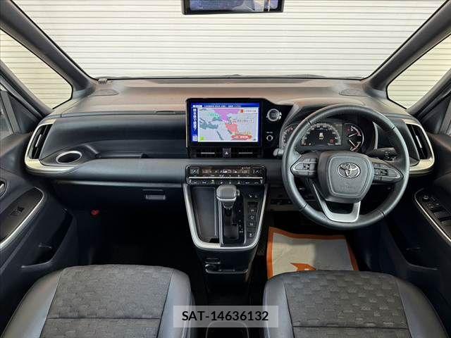 Toyota VOXY 2023-06 8317934-1