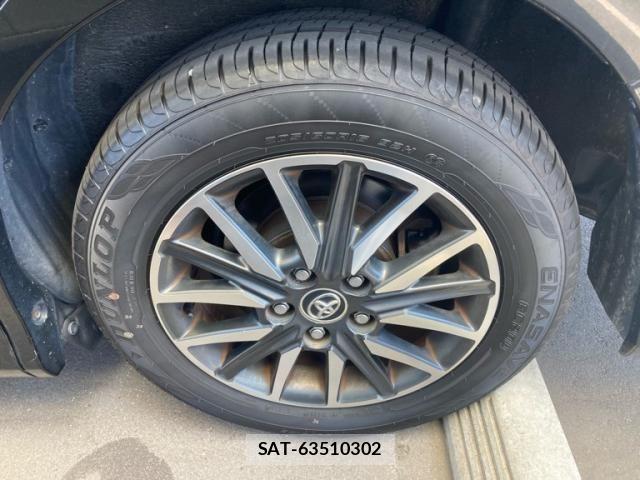Toyota VOXY 2015-12 8317968-10