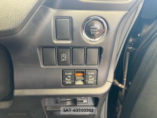 Toyota VOXY 2015-12 8317968-17