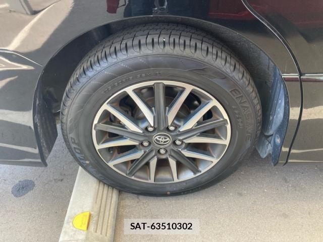 Toyota VOXY 2015-12 8317968-7