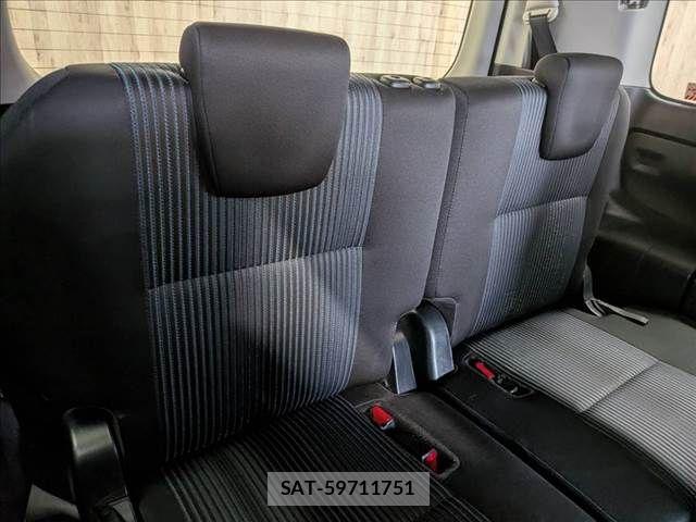 Toyota VOXY 2016-06 8317965-9