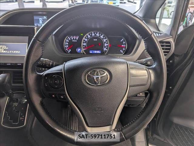 Toyota VOXY 2016-06 8317965-12