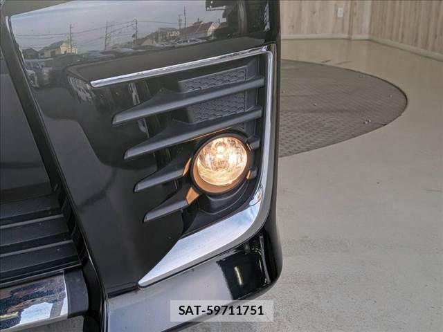 Toyota VOXY 2016-06 8317965-14