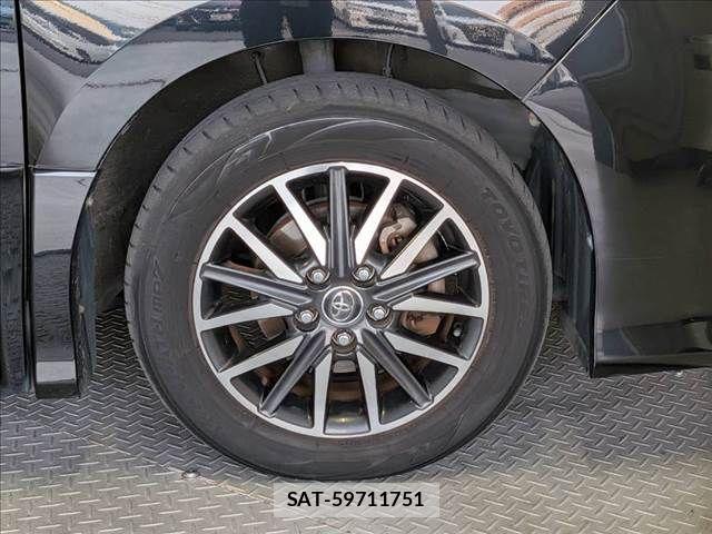 Toyota VOXY 2016-06 8317965-15