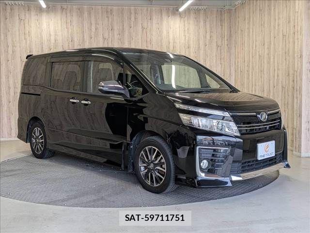 Toyota VOXY 2016-06 8317965-17