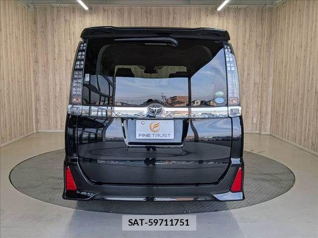 Toyota VOXY 2016-06 8317965-19