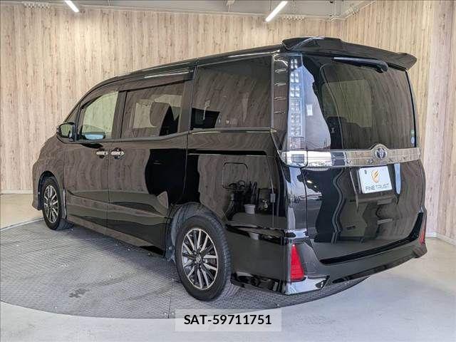 Toyota VOXY 2016-06 8317965-21