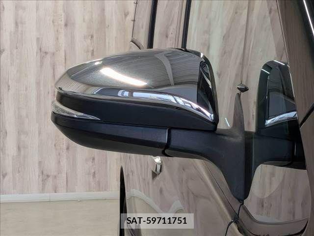 Toyota VOXY 2016-06 8317965-28