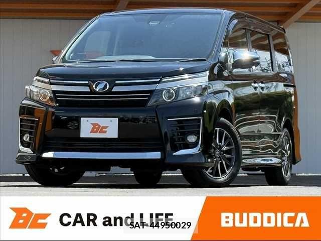 Toyota VOXY 2017-06 8317962-0
