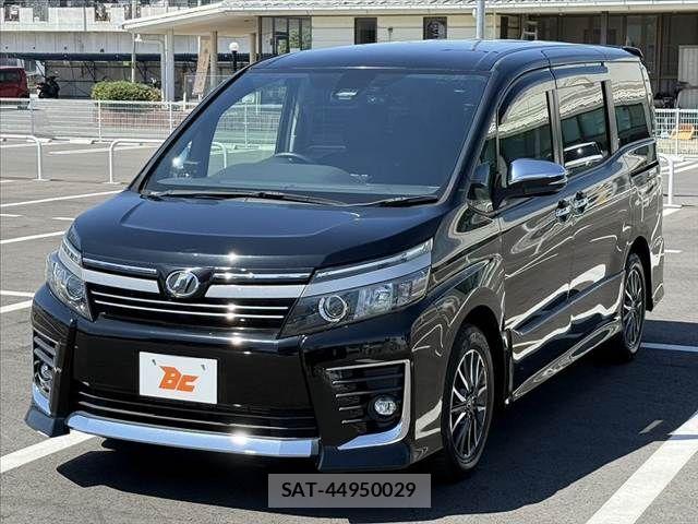 Toyota VOXY 2017-06 8317962-9