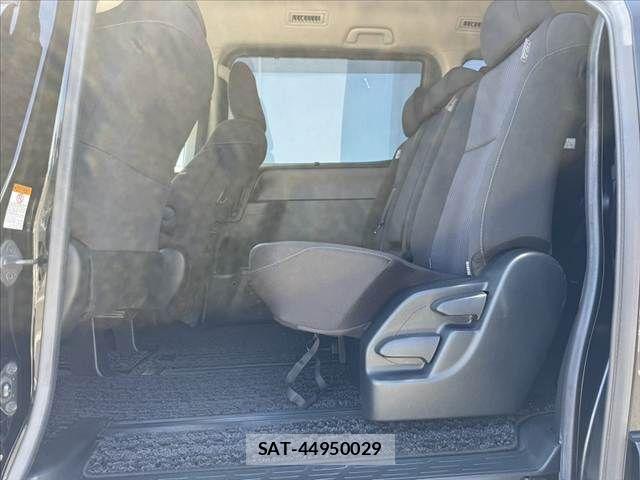 Toyota VOXY 2017-06 8317962-18