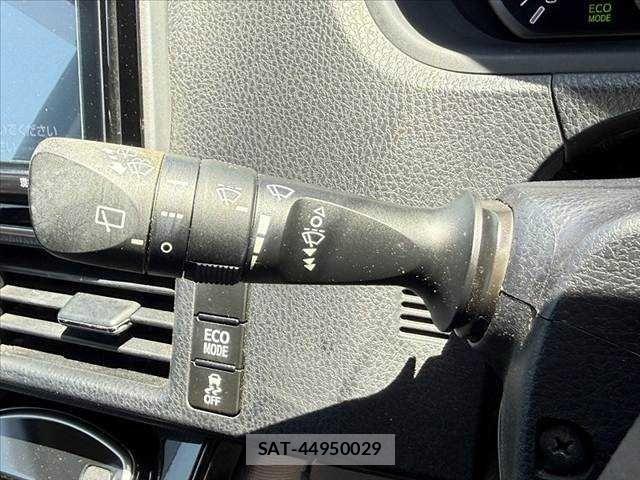 Toyota VOXY 2017-06 8317962-23