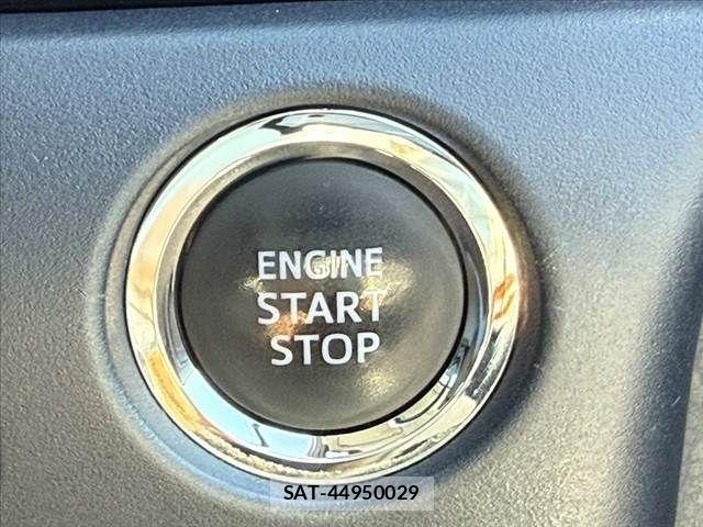 Toyota VOXY 2017-06 8317962-28