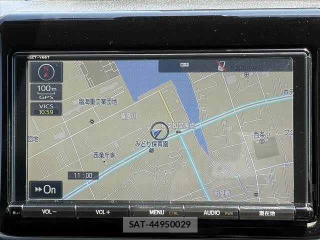 Toyota VOXY 2017-06 8317962-2
