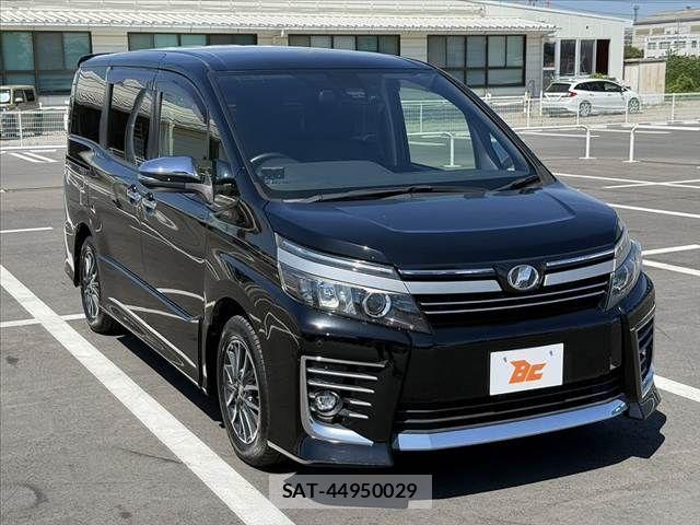 Toyota VOXY 2017-06 8317962-7