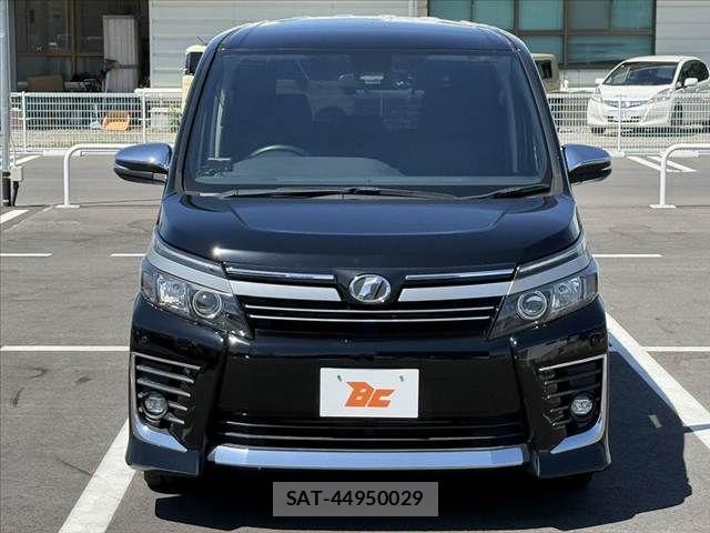 Toyota VOXY 2017-06 8317962-8