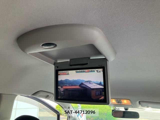 Toyota VOXY 2007-07 8317969-13