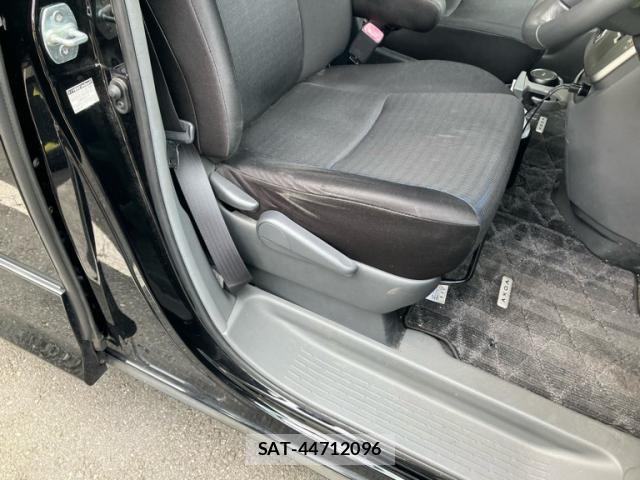 Toyota VOXY 2007-07 8317969-15