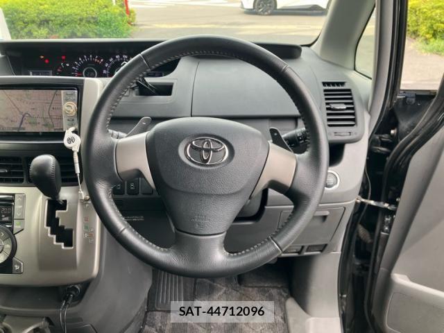 Toyota VOXY 2007-07 8317969-18