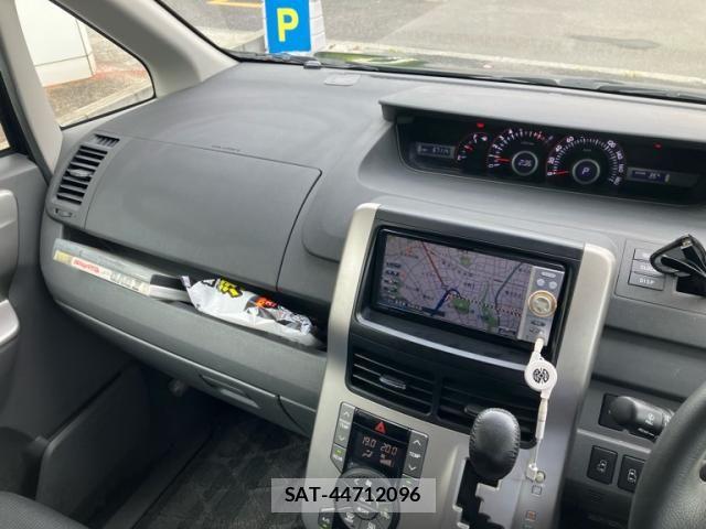 Toyota VOXY 2007-07 8317969-20